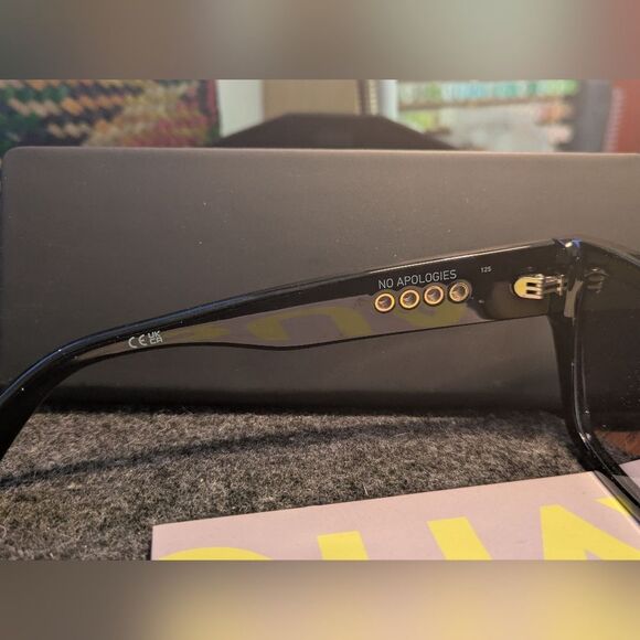 MSRP $95 Quay No Apologies Black Square Sunglasses - Picture 4 of 9